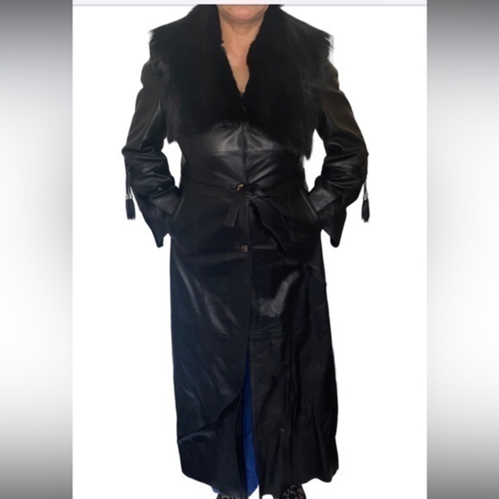 Black Leather gorgeous woman’s coat with amazing details and style NWT